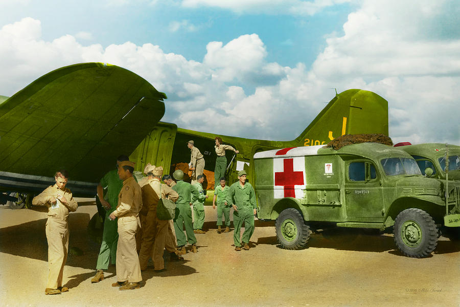 Transportation Photograph - Doctor  - Transferring the wounded by Mike Savad