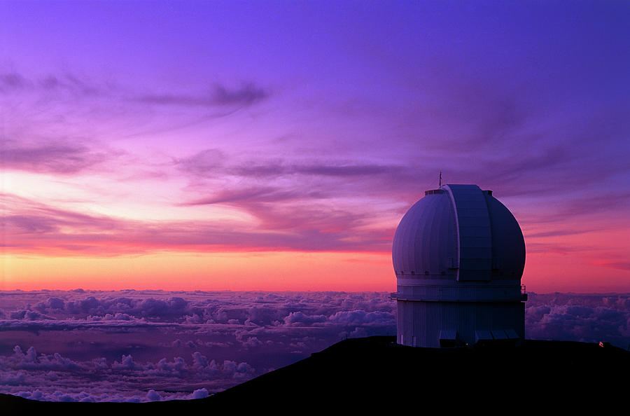 Dome Of Cfht Telescope Photograph by David Nunuk/science Photo Library