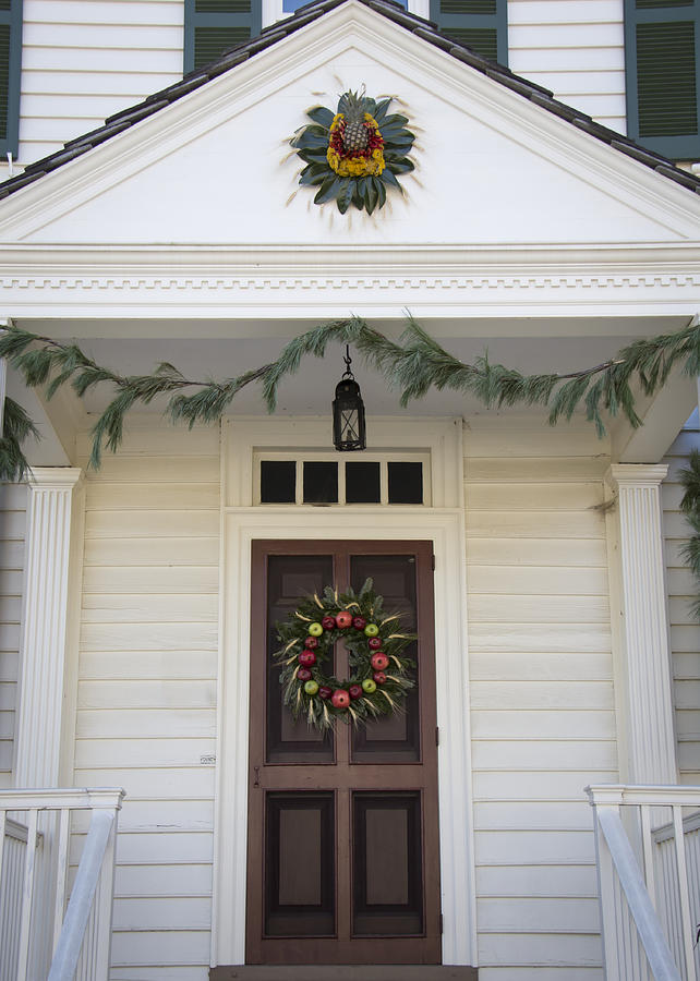 Christmas Photograph - Doors of Williamsburg 11b by Teresa Mucha