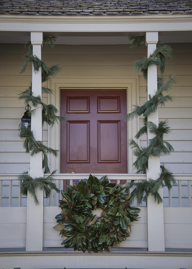 Christmas Photograph - Doors of Williamsburg 18 by Teresa Mucha