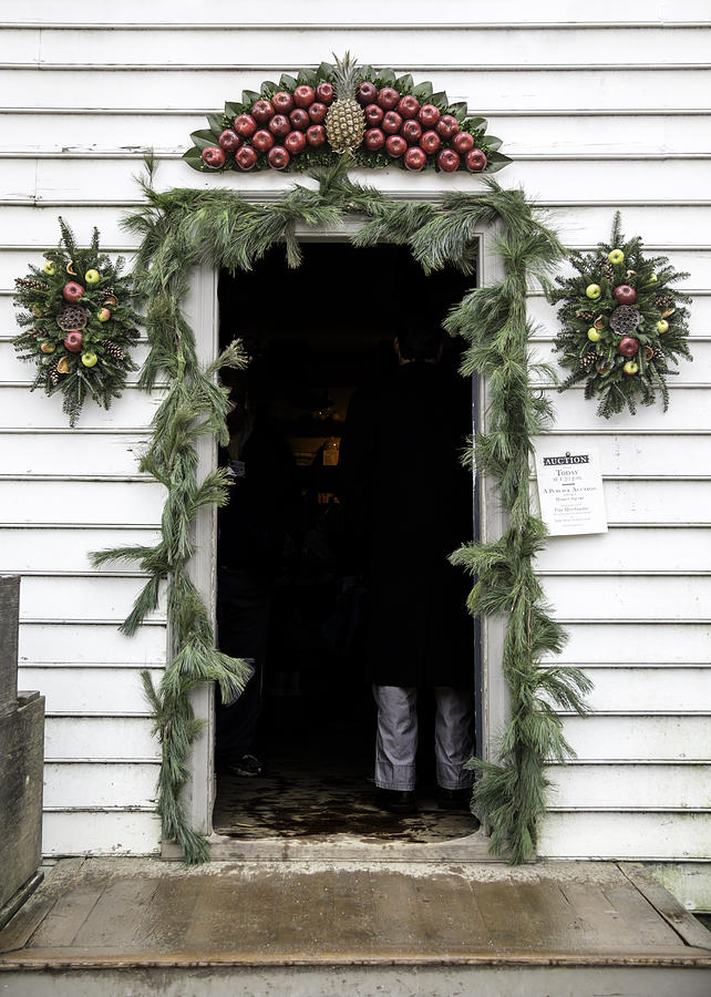 Christmas Photograph - Doors of Williamsburg 36 by Teresa Mucha