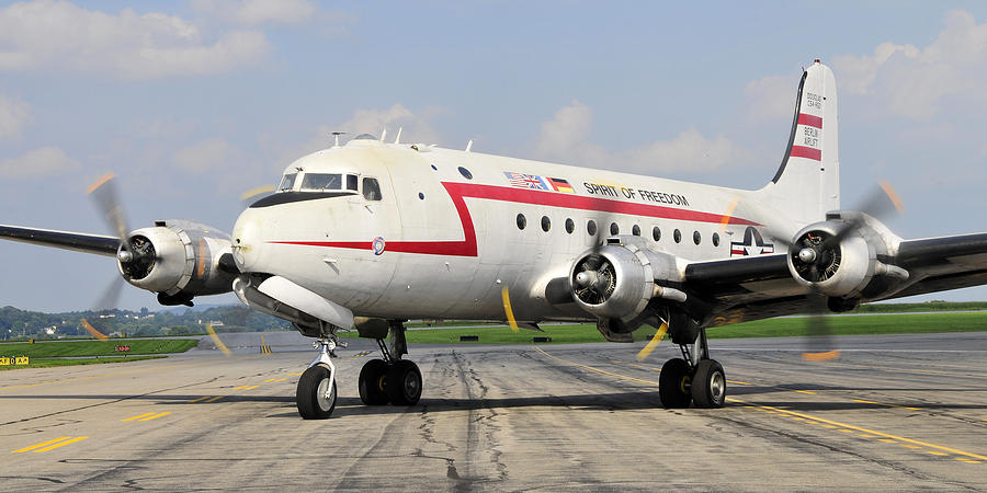 Douglas C-54e Photograph by Dan Myers - Fine Art America