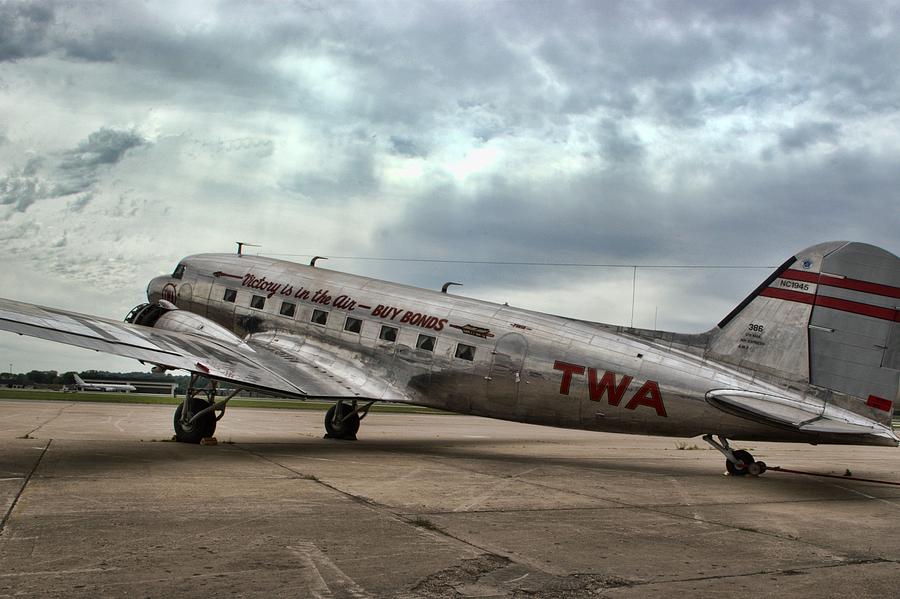 Douglas DC-3 Photograph by Tim McCullough