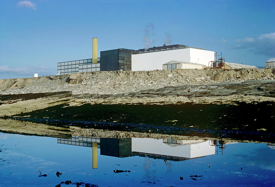 Dounreay Pfr Nuclear Power Station Photograph by Martin Bond/science Photo Library