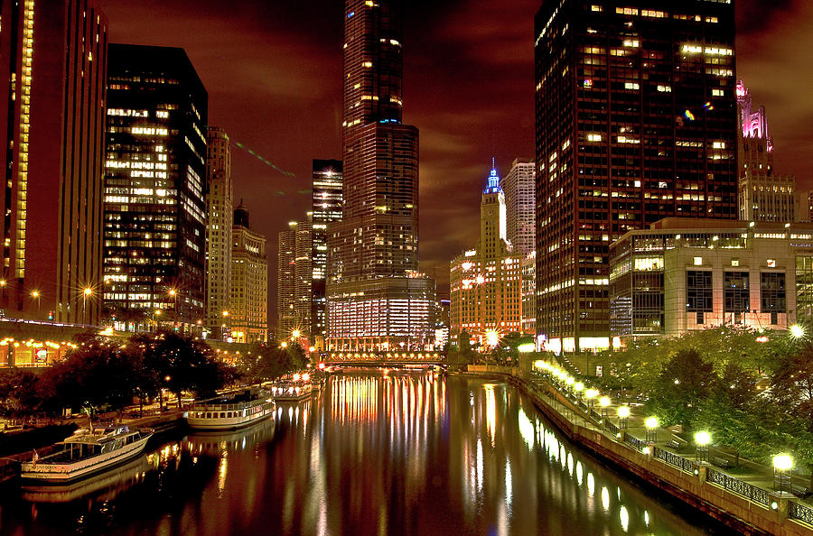 Downtown Chicago Photograph by A Passionate Photographer With Creative Skills