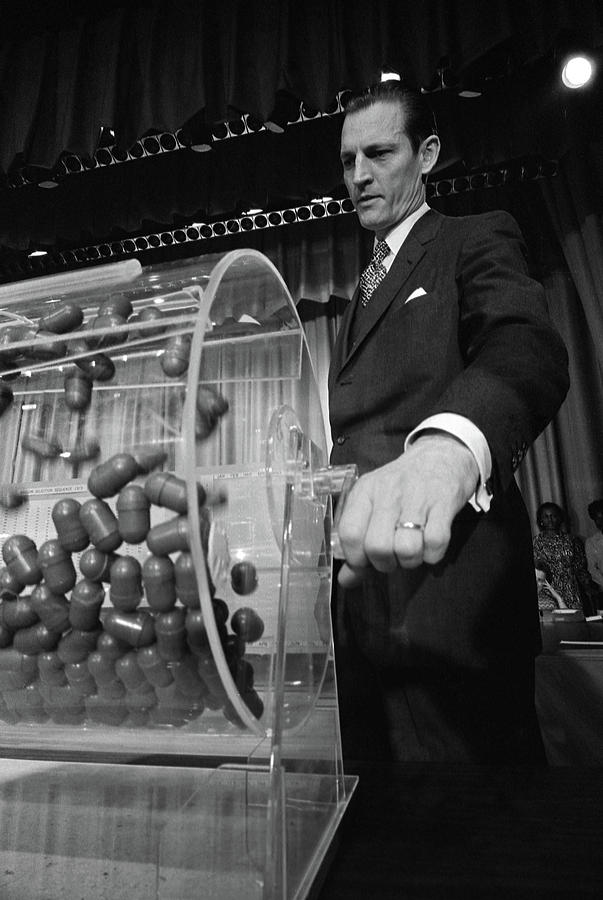 Draft Lottery, 1972 Photograph by Granger - Fine Art America