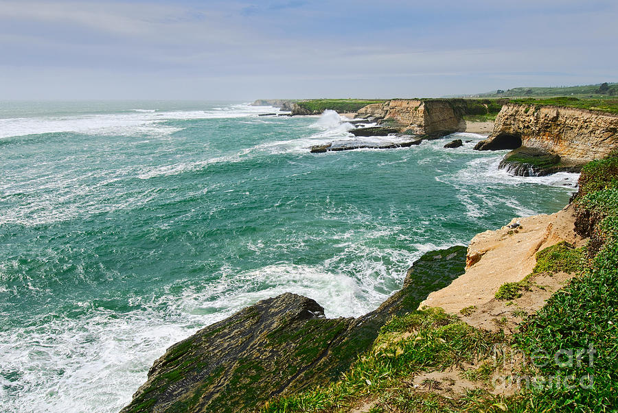 Dramatic views of the coastal bluffs of Wilder Ranch State Park in ...