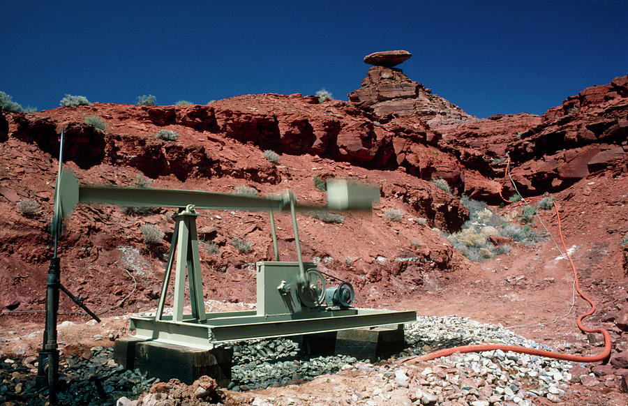 Drilling For Oil Near Mexican Hat Photograph by Adam Hart-davis/science Photo Library