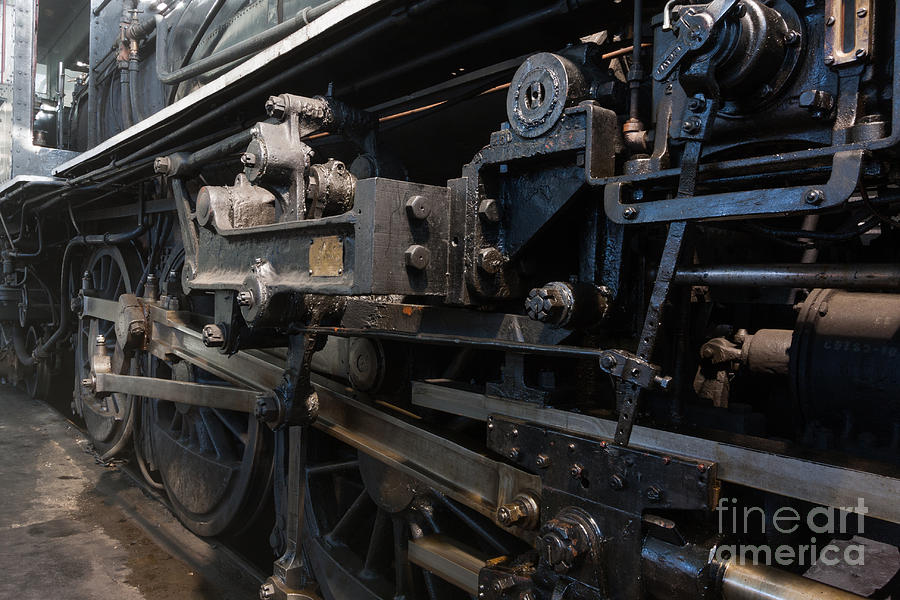 Train Photograph - Driving Wheels engine 40 by Dan Hartford