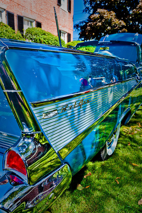 Drop Top And Tail Fins Photograph by Jeff Sinon