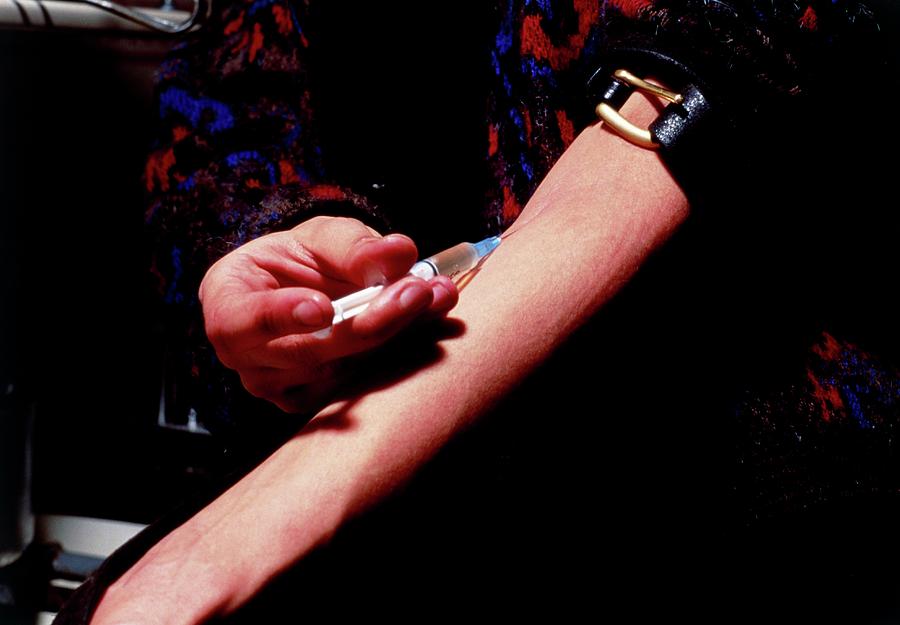 Injecting Photograph - Drug Addict Self-injecting Heroin by Gary Parker/science Photo Library