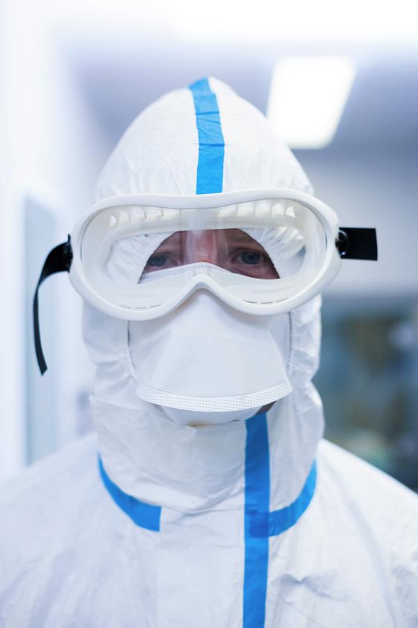 Drug Manufacturing Protective Clothing Photograph by Science Photo Library Drug Manufacturing Protective Clothing Photograph by Science Photo Library