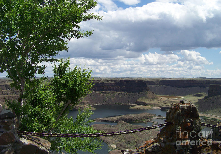 Dry Falls Overlook Photograph by Charles Robinson