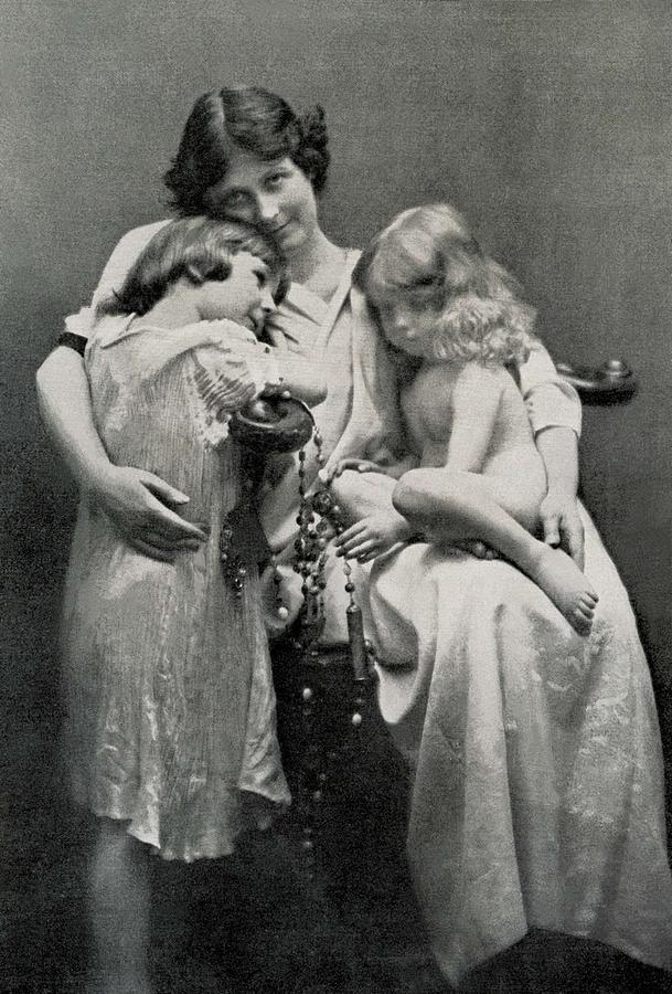 Duncan, Isadora 1878-1927. Portrait Photograph by Everett