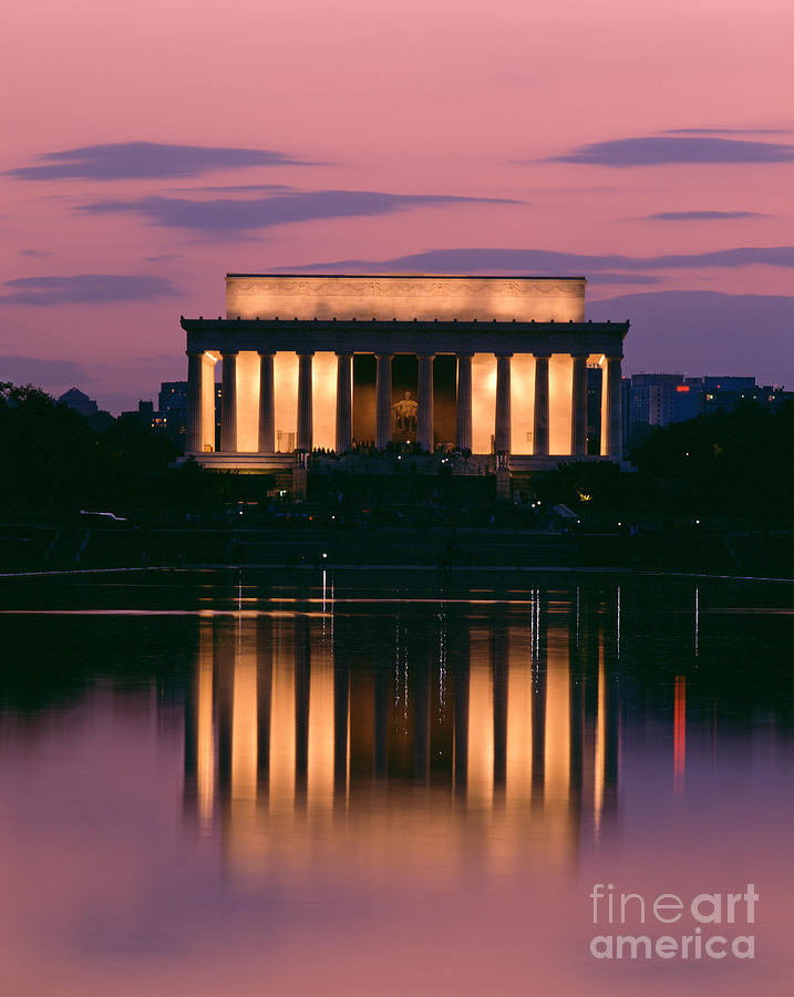 Dusk View Of The Lincoln Memorial Photograph by Rafael Macia