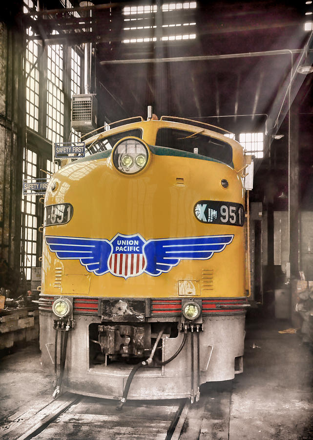 E9 951 in the Roundhouse in Cheyenne Photograph by Ken Smith