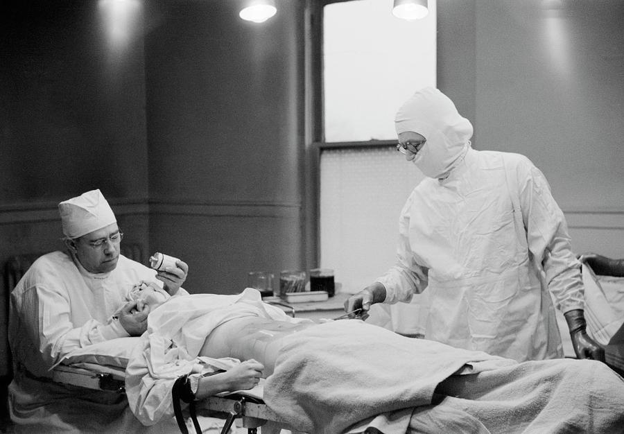 Early Anaesthesia Photograph by Library Of Congress