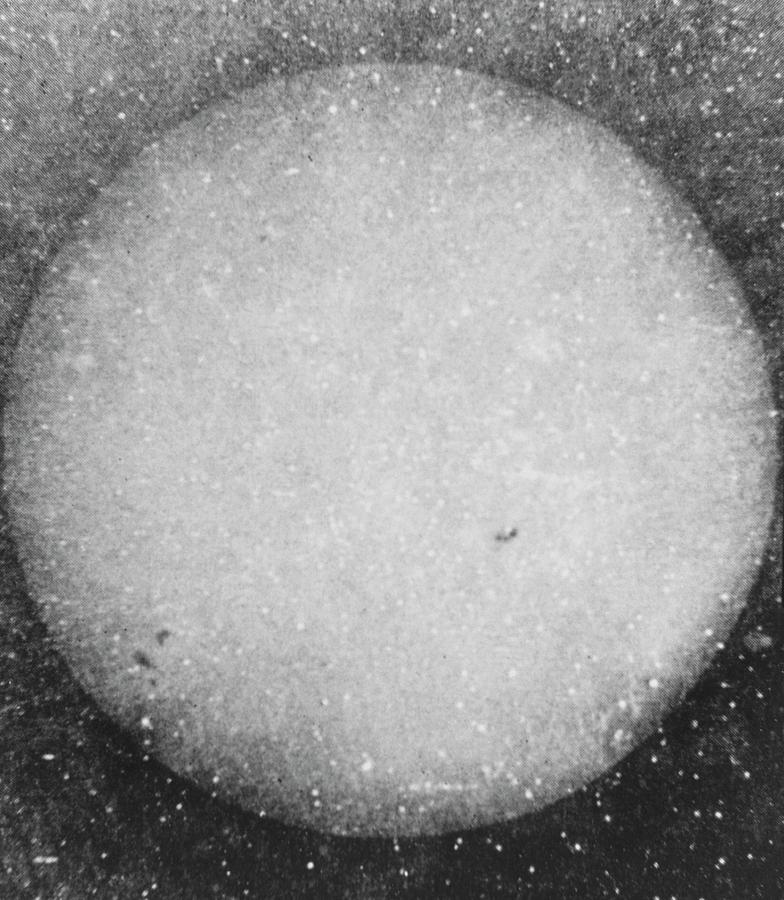 Early Daguerrotype Of The Sun By Foucault & Fizeau Photograph by Science Photo Library