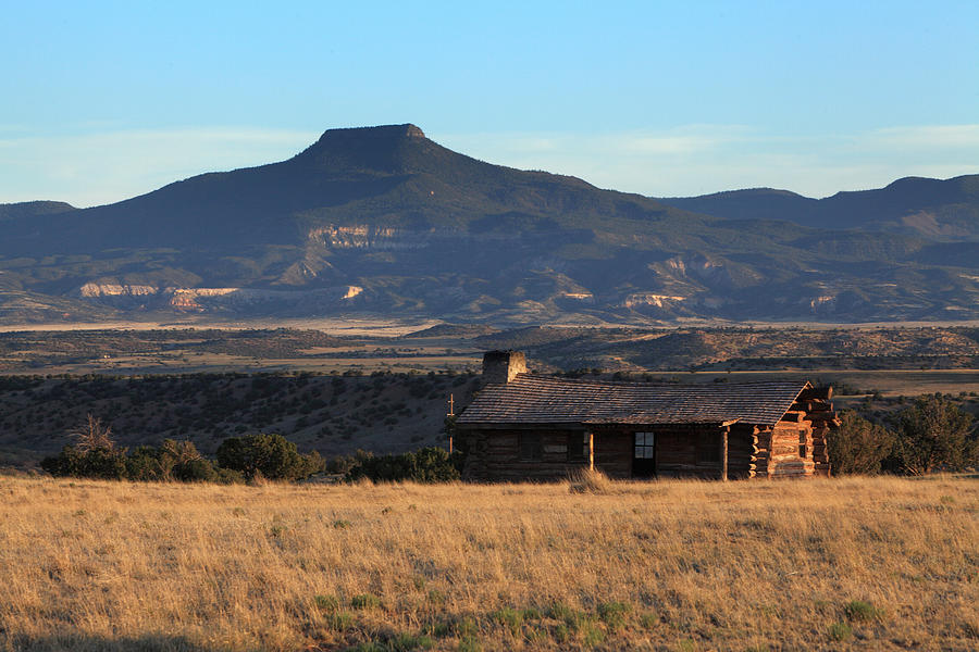 Early Morning Light on Cerro Pedernal at Ghost Ranch Photograph by Alan Vance Ley