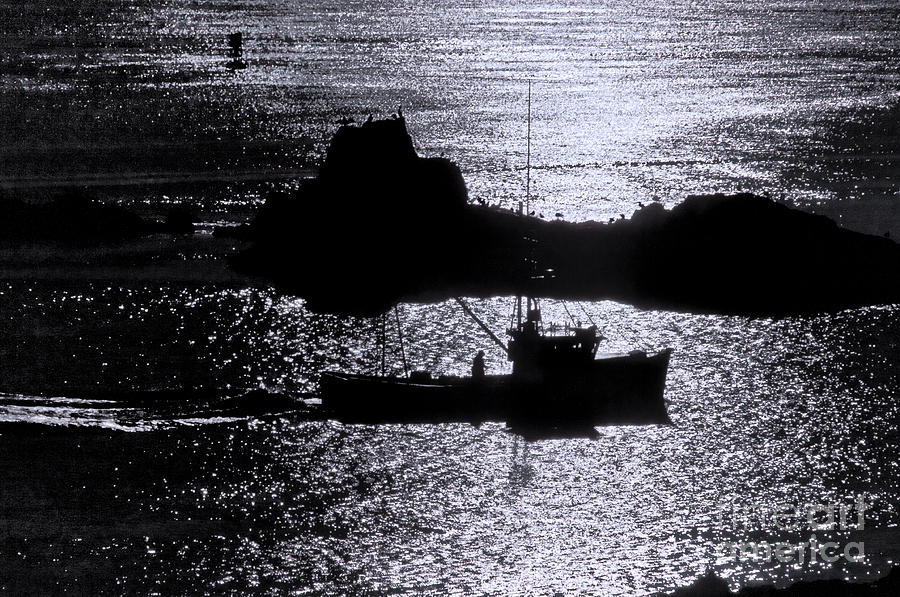 Sail Rock Photograph - Early Morning Silhouette at Sail Rock Narrows by Marty Saccone