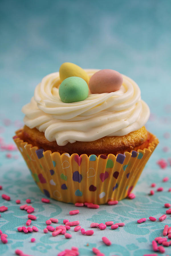 Egg Photograph - Easter cupcake by Isabel Poulin