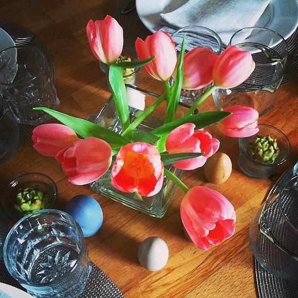 Easter Dinner Table Arrangement Photograph by Allison Clayton