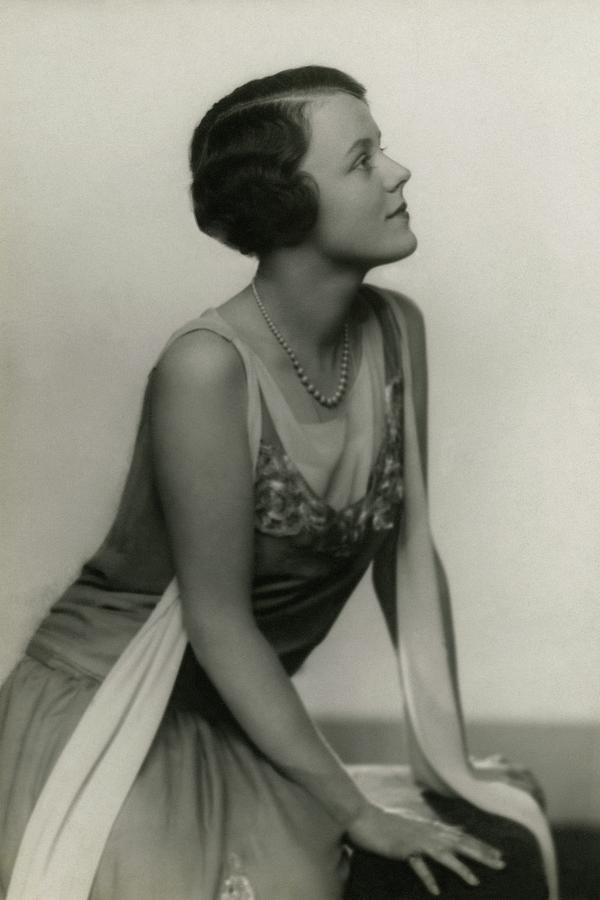 Edna Best Wearing A Dress Photograph by Dorothy Wilding