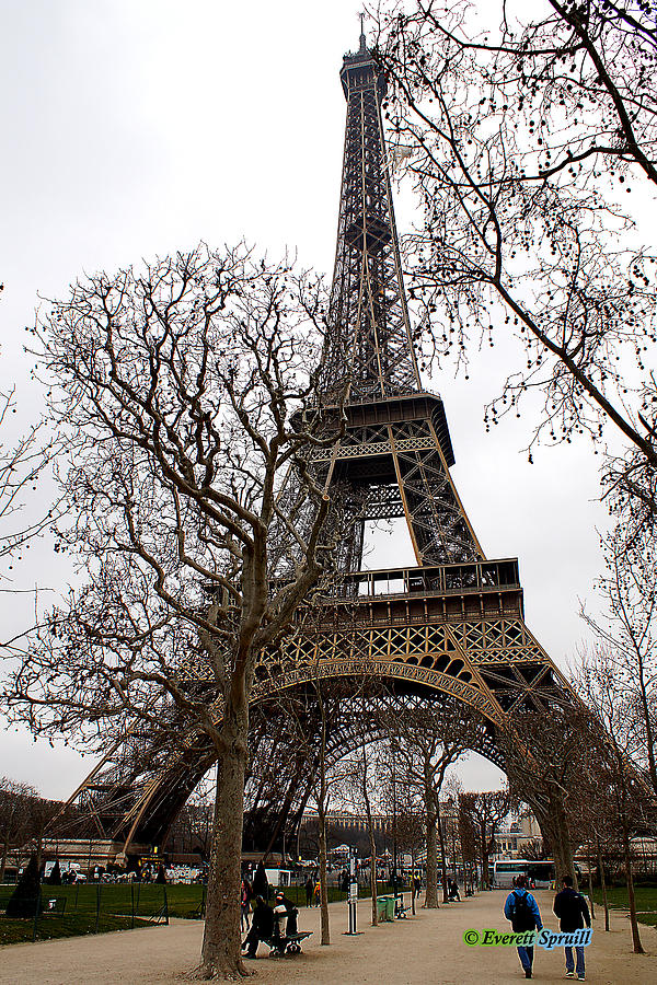 Music Photograph - Eiffel Tower 18 by Everett Spruill