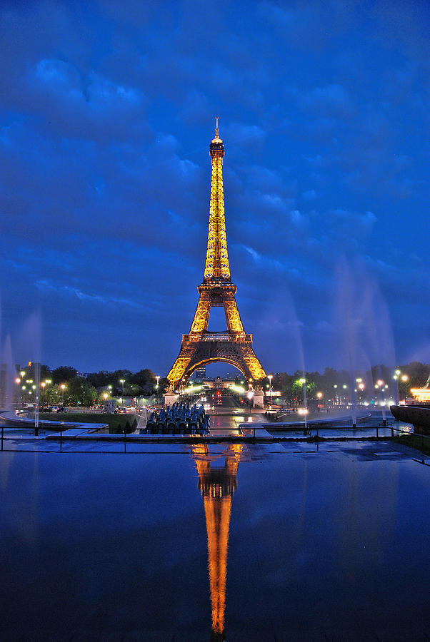 Eiffel Tower  Photograph by Allen Beatty