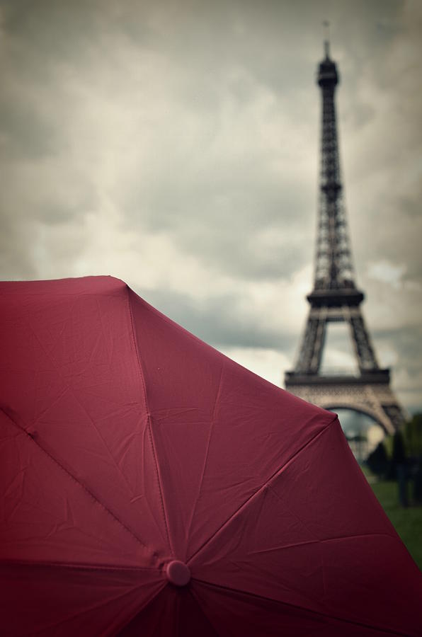 Eiffel Tower And Red Umbrella Photograph by Photo By Ira Heuvelman-dobrolyubova