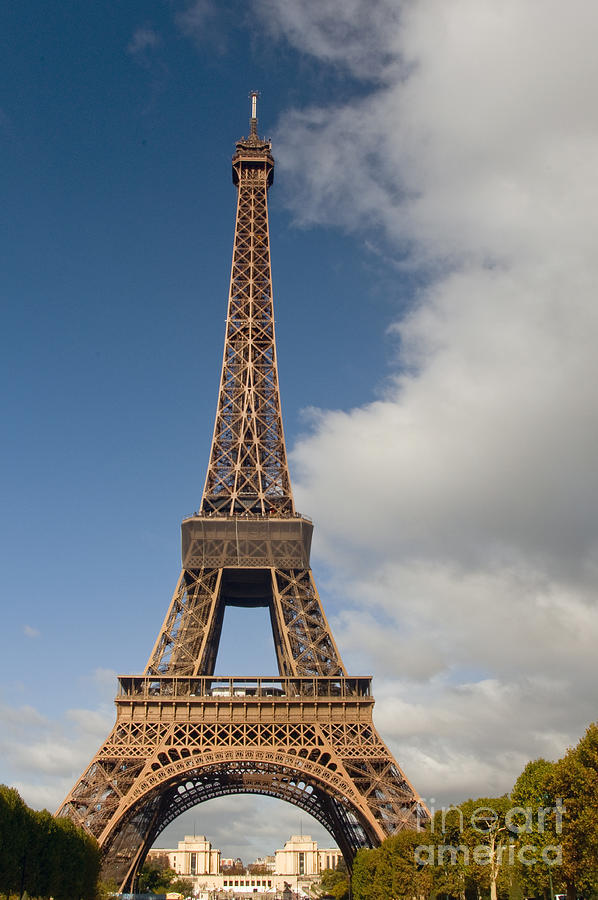 Eiffel Tower Photograph by Bob Phillips