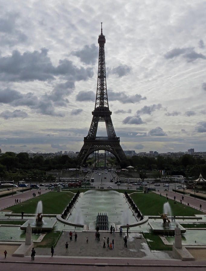 Eiffel Tower Photograph - Eiffel Tower No. 2 by Ricardo Antoni