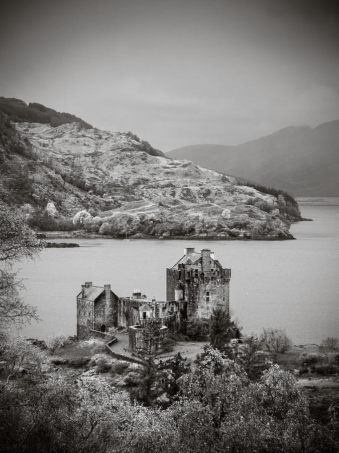 Eilean Donan Castle 6 Photograph by Mark Llewellyn