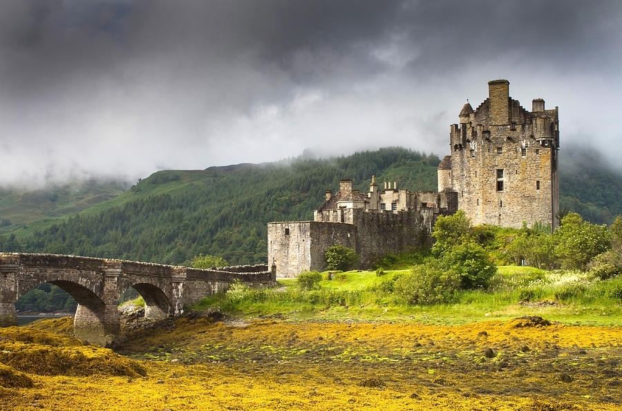 Eilean Donnan Photograph by Bob Falconer - Fine Art America