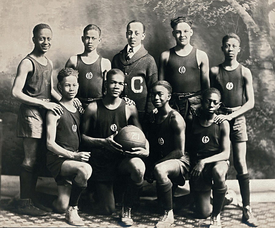 EJ Hooper Basketball Team Photograph by Underwood Archives