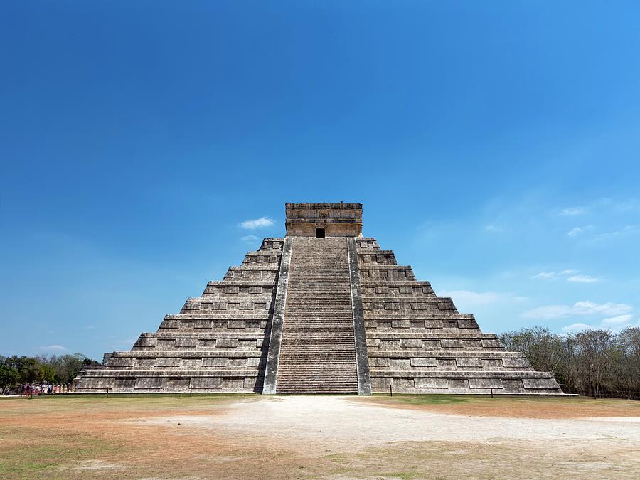 El Castillo by Daniel Sambraus / Science Photo Library