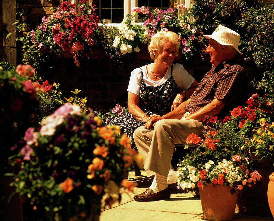 Elderly Couple Photograph by Jesse/science Photo Library