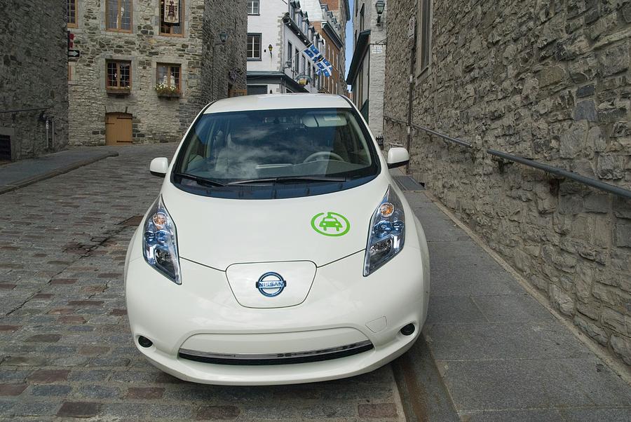 Transportation Photograph - Electric Car by Steve Horrell/science Photo Library