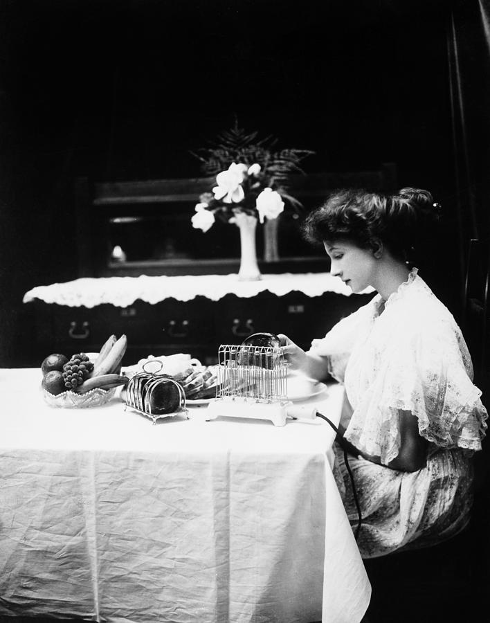Electric Toaster, 1908 Photograph by Granger