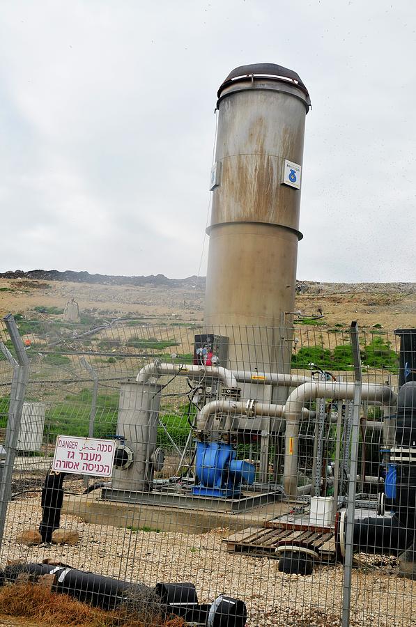 Electrical Generator Works On Ethane Gas Photograph by Photostock-israel/science Photo Library