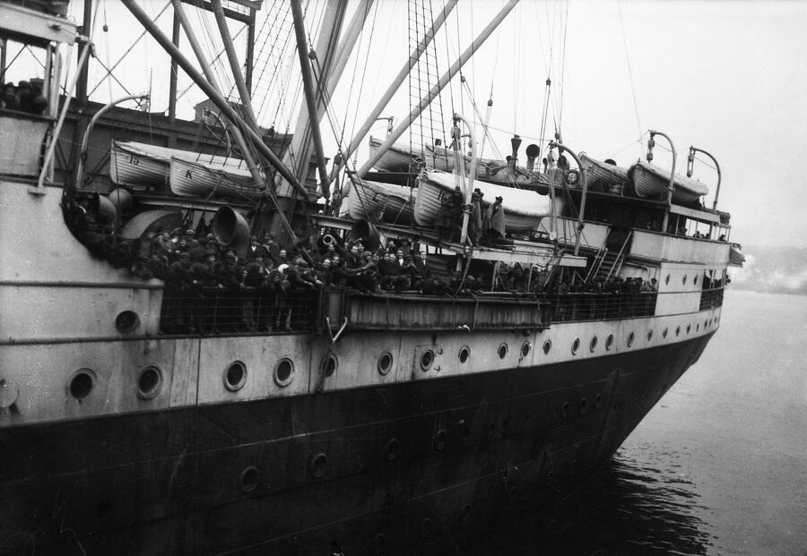Ellis Island, 1921 Photograph by Granger Ellis Island, 1921 Photograph by Granger