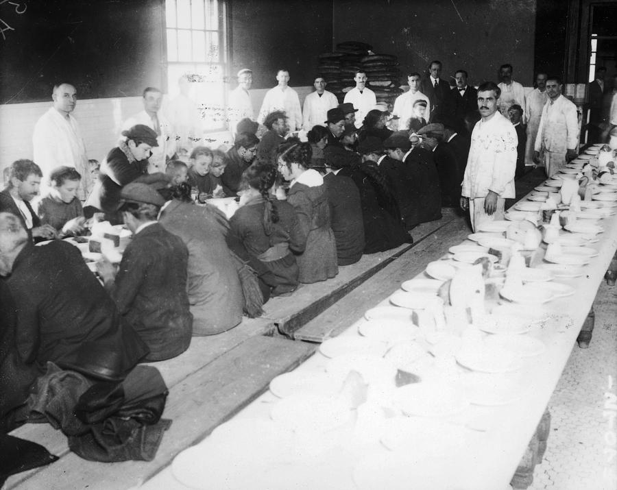 Ellis Island Dinner, 1920s Photograph By Granger - Fine Art America