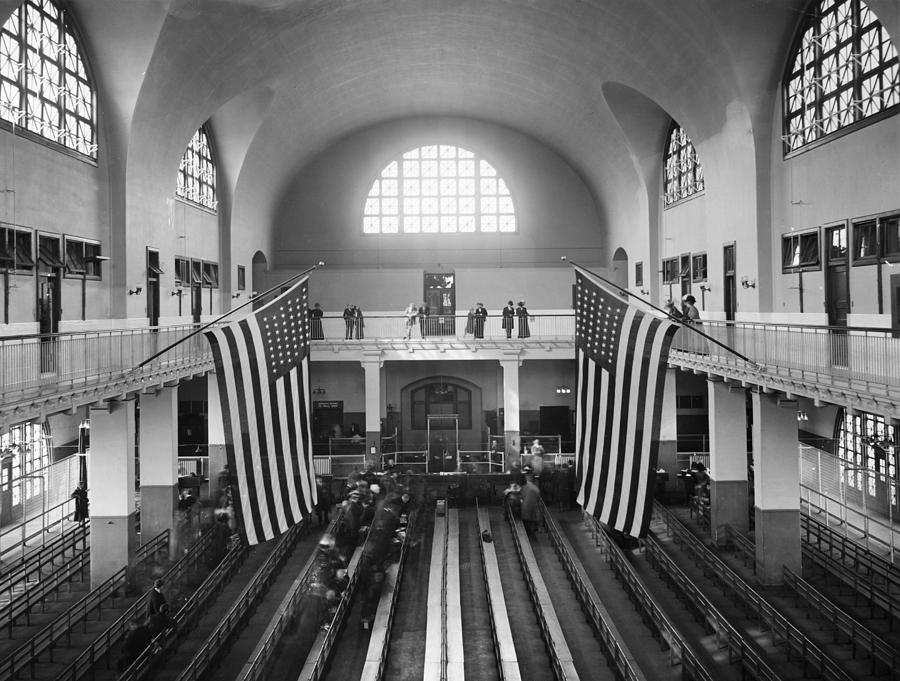 Ellis Island Great Hall Photograph by Granger