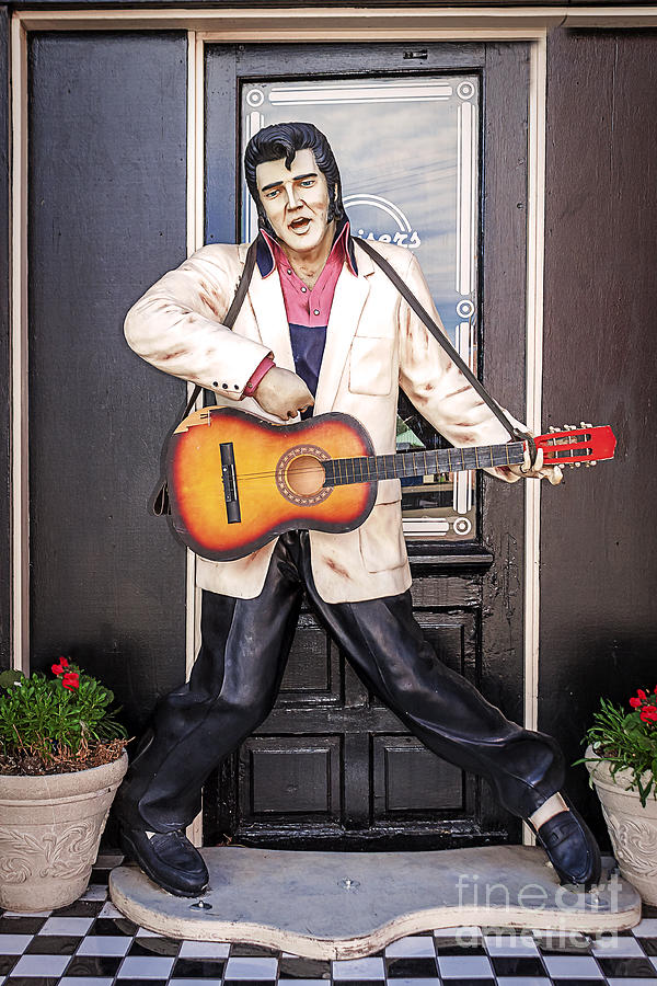 Elvis Presley Photograph - Elvis on Route 66 by Janice Pariza