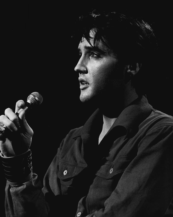Elvis Presley Photograph - Elvis Presley Close Up Performing by Retro Images Archive