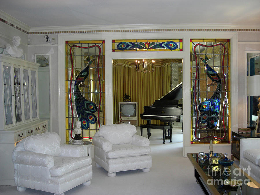 Elviss Living Room Photograph by Deborah Smolinske