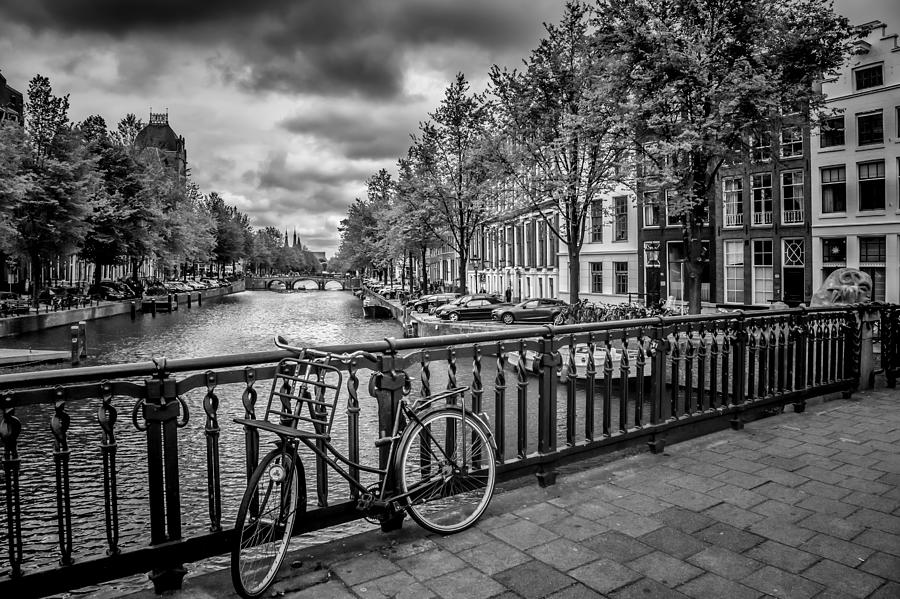 Architecture Photograph - Emperors Canal Amsterdam by Melanie Viola