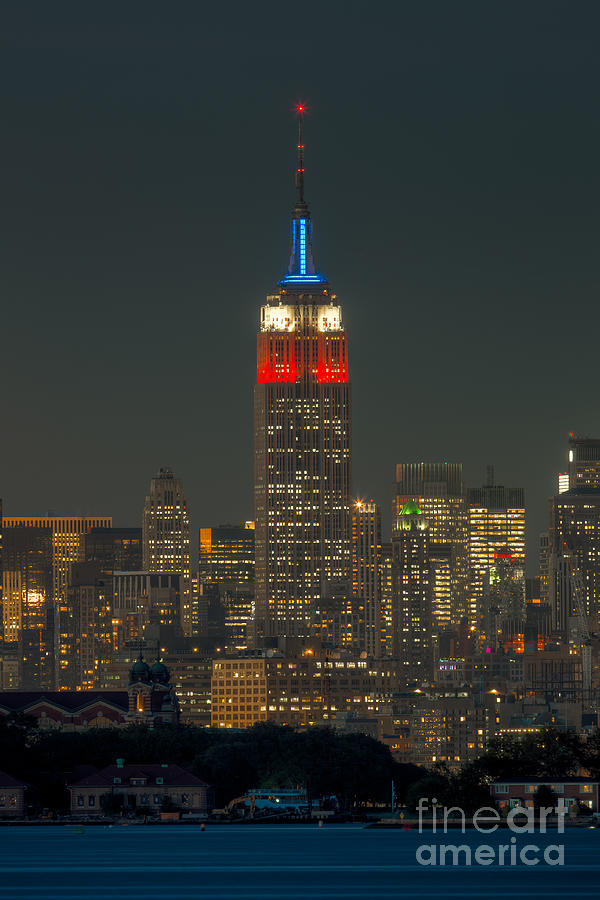 Empire State Building 911 Tribute Photograph by Clarence Holmes