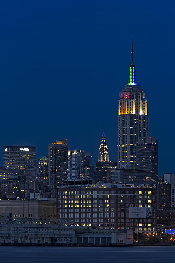 Chrysler Building Photograph - Empire State Twilight by Susan Candelario