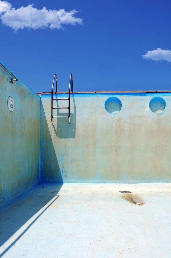 Empty swimming pool. Photograph by Francesco Carta fotografo